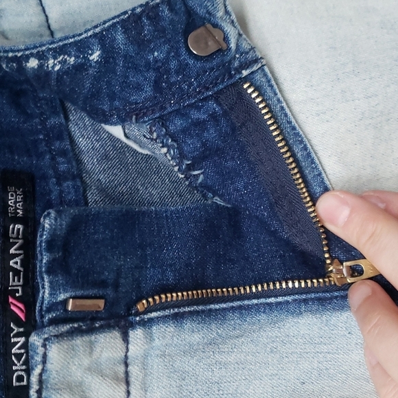 Vintage 90s DKNY High Waist Denim Jean Shorts 7 - Picture 2 of 6